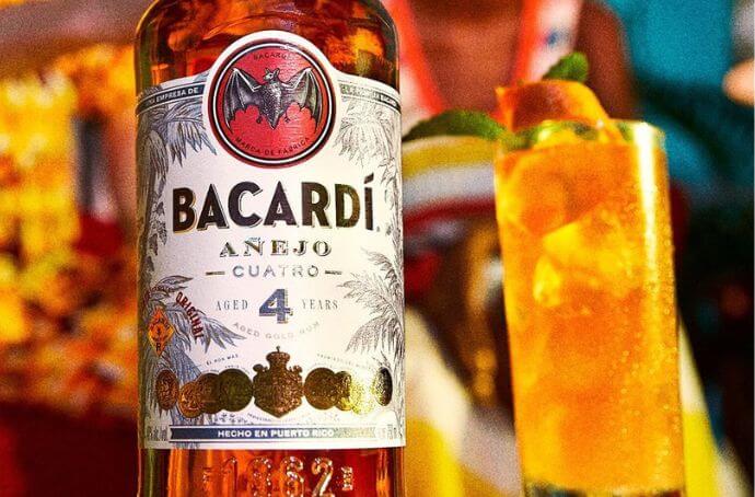 BACARDI ANEJO CUATRO 4YO RUM zblizenie na butelkę